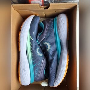 True Motion U Tech Aion Womens Shoe Size 10.5